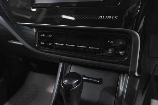 Toyota Auris II с пробегом 2015 года, цена 1 289 000 рублей, 99000 км, хэтчбек, Автокод Объявления