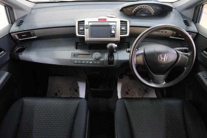 Honda Freed I с пробегом 2011 года, цена 1 059 000 рублей, 143000 км, компактвэн, Автокод Объявления