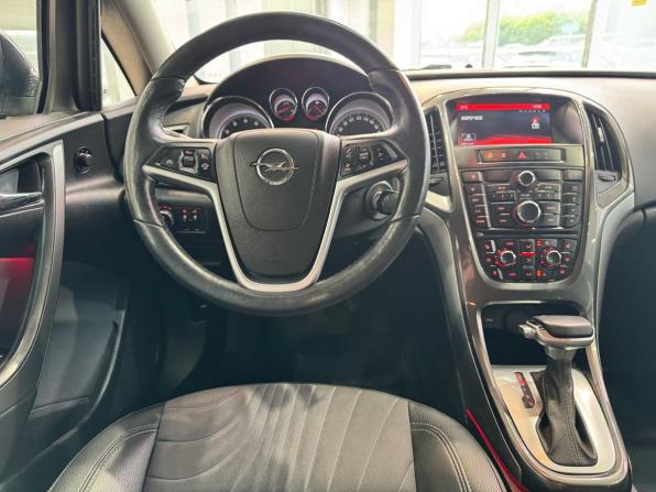 Opel Astra J Рестайлинг с пробегом 2014 года, цена 785 000 рублей, 182555 км, хэтчбек, Автокод Объявления