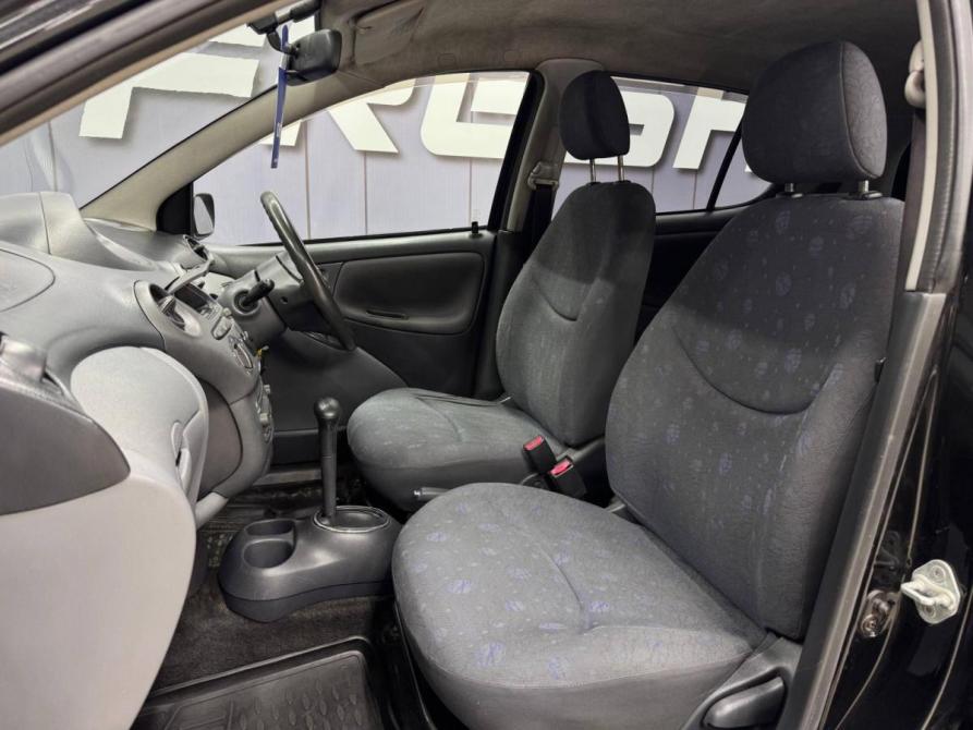 Toyota Vitz I (P10) Благовещенск  - изображение 16