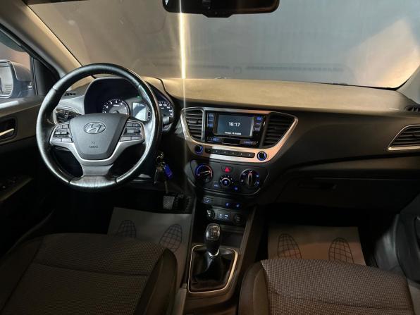 Hyundai Solaris II с пробегом 2018 года, цена 1 049 000 рублей, 181271 км, седан, Автокод Объявления