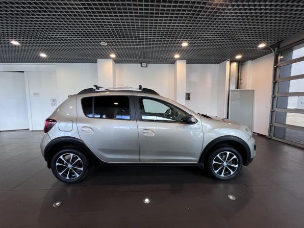 Renault Sandero II с пробегом 2017 года, цена 985 000 рублей, 167833 км, хэтчбек, Автокод Объявления