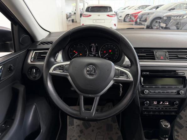 Skoda Rapid I с пробегом 2014 года, цена 1 150 000 рублей, 141000 км, лифтбек, Автокод Объявления