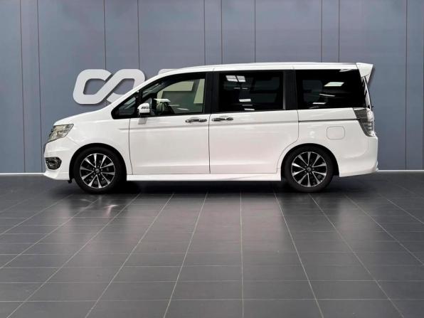 Honda Stepwgn IV Рестайлинг с пробегом 2014 года, цена 2 160 000 рублей, 121655 км, минивэн, Автокод Объявления