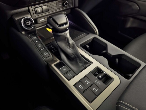 Toyota Land Cruiser Prado 250 Series с пробегом 2024 года, цена 10 990 000 рублей, 21 км, внедорожник, Автокод Объявления