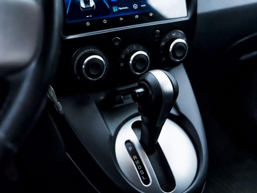 Mazda 2 II Рестайлинг (DE2) Ростов-на-Дону  - изображение 12