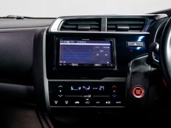 Honda Fit III Рестайлинг с пробегом 2018 года, цена 1 120 000 рублей, 175625 км, хэтчбек, Автокод Объявления