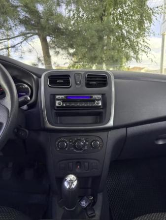 Renault Logan II с пробегом 2018 года, цена 899 000 рублей, 44800 км, седан, Автокод Объявления