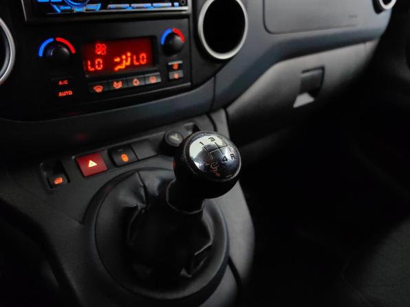 Peugeot Partner II с пробегом 2009 года, цена 449 000 рублей, 222000 км, минивэн, Автокод Объявления