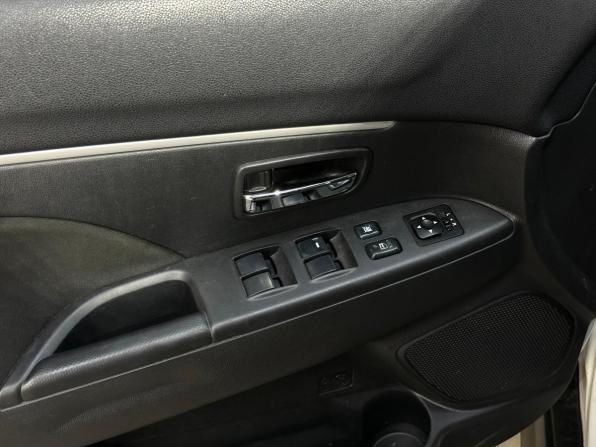 Mitsubishi ASX I с пробегом 2012 года, цена 820 000 рублей, 207000 км, внедорожник, Автокод Объявления