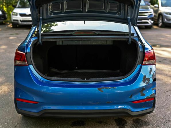 Hyundai Solaris II с пробегом 2017 года, цена 640 000 рублей, 318548 км, седан, Автокод Объявления
