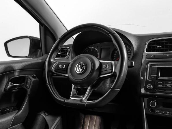 Volkswagen Polo V Рестайлинг с пробегом 2019 года, цена 1 085 000 рублей, 63145 км, седан, Автокод Объявления