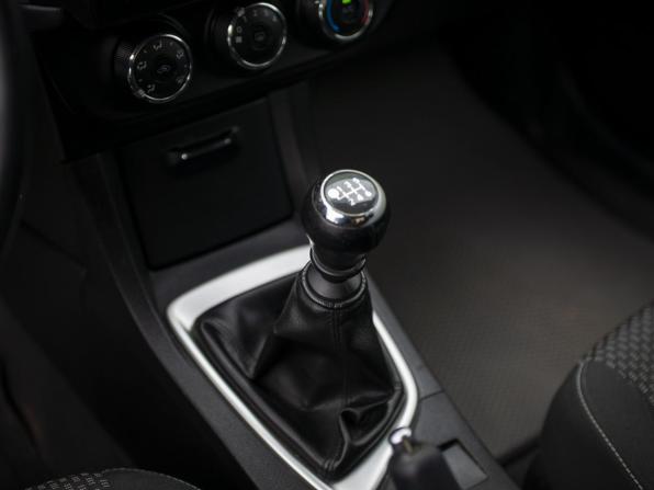 Toyota Corolla XI (E160 E170 E180) с пробегом 2013 года, цена 1 110 000 рублей, 277778 км, седан, Автокод Объявления