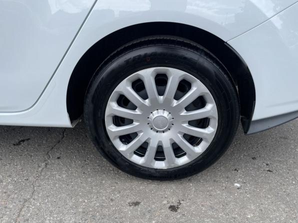 Ford Fiesta Mk6 Рестайлинг с пробегом 2015 года, цена 799 000 рублей, 131194 км, седан, Автокод Объявления
