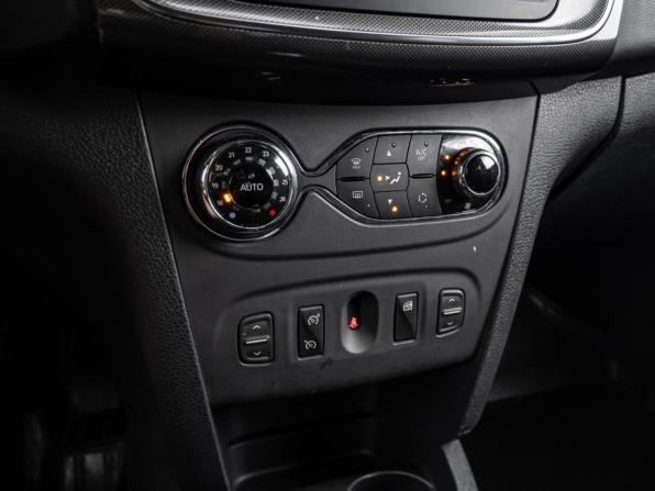Renault Sandero II Рестайлинг с пробегом 2018 года, цена 1 329 000 рублей, 54846 км, хэтчбек, Автокод Объявления