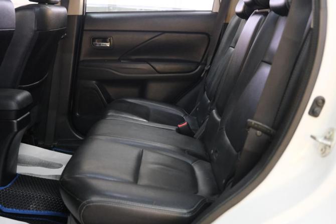 Mitsubishi Outlander III Рестайлинг 2 с пробегом 2016 года, цена 1 669 000 рублей, 327000 км, внедорожник, Автокод Объявления