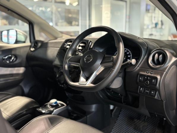 Nissan Note II Рестайлинг с пробегом 2017 года, цена 975 000 рублей, 132583 км, хэтчбек, Автокод Объявления