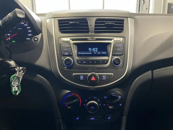 Hyundai Solaris I Рестайлинг с пробегом 2015 года, цена 948 000 рублей, 114339 км, седан, Автокод Объявления