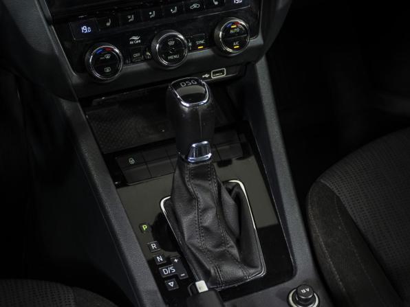Skoda Octavia III (A7) Рестайлинг с пробегом 2018 года, цена 2 148 000 рублей, 94000 км, лифтбек, Автокод Объявления