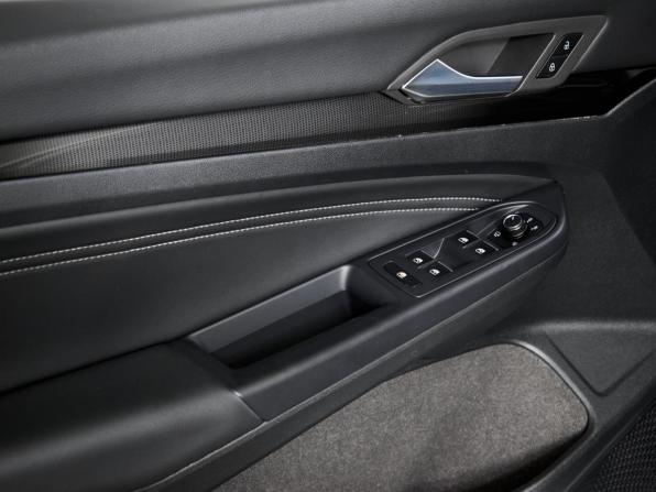 Volkswagen Golf VIII с пробегом 2021 года, цена 2 815 000 рублей, 53100 км, хэтчбек, Автокод Объявления