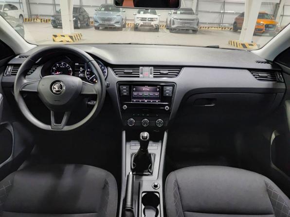 Skoda Octavia III (A7) Рестайлинг с пробегом 2018 года, цена 1 340 000 рублей, 186000 км, лифтбек, Автокод Объявления