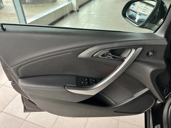 Opel Astra J Рестайлинг с пробегом 2014 года, цена 970 000 рублей, 129427 км, хэтчбек, Автокод Объявления