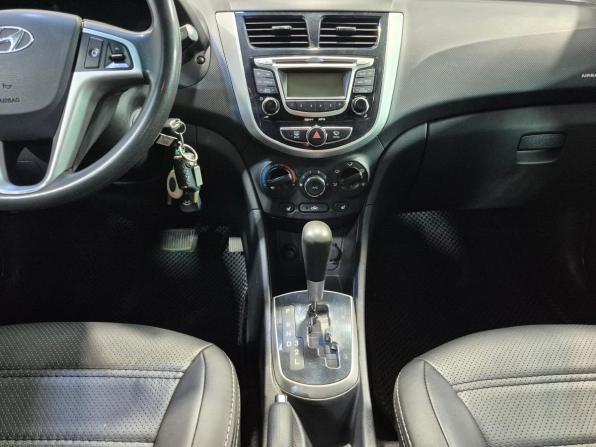 Hyundai Solaris I с пробегом 2011 года, цена 868 000 рублей, 170000 км, седан, Автокод Объявления