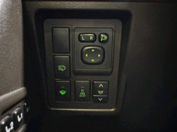 Toyota Land Cruiser Prado 150 Series с пробегом 2010 года, цена 2 468 000 рублей, 223236 км, внедорожник, Автокод Объявления