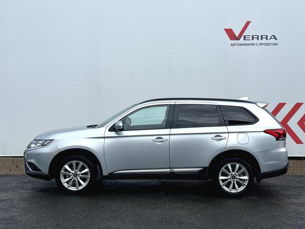 Mitsubishi Outlander III Рестайлинг 3 с пробегом 2021 года, цена 2 850 000 рублей, 42677 км, внедорожник, Автокод Объявления