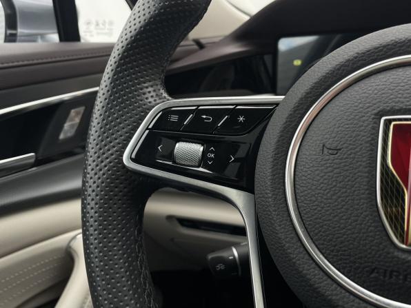 Hongqi H5 II с пробегом 2024 года, цена 3 249 000 рублей, 23384 км, седан, Автокод Объявления