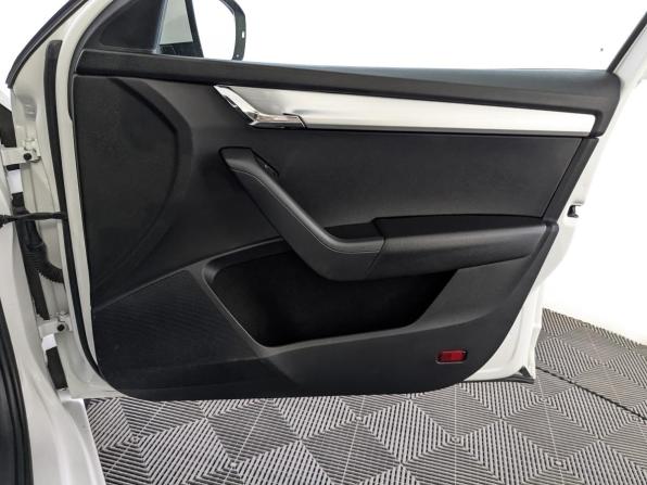 Skoda Octavia III (A7) Рестайлинг с пробегом 2019 года, цена 1 200 000 рублей, 204203 км, лифтбек, Автокод Объявления