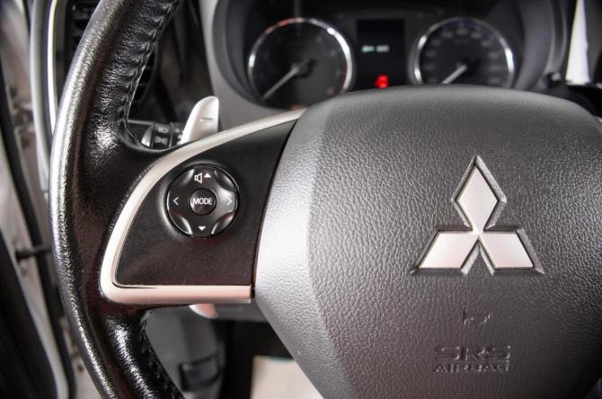 Mitsubishi Outlander III Рестайлинг 2 с пробегом 2014 года, цена 1 479 000 рублей, 181235 км, внедорожник, Автокод Объявления