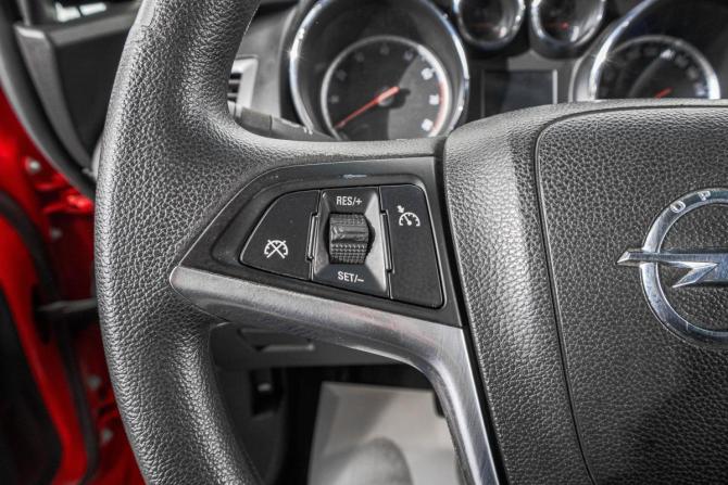 Opel Astra J с пробегом 2012 года, цена 649 000 рублей, 176000 км, хэтчбек, Автокод Объявления