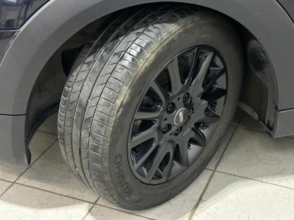 Mini Hatch III (F55/F56) Рестайлинг с пробегом 2020 года, цена 2 120 000 рублей, 85157 км, хэтчбек, Автокод Объявления