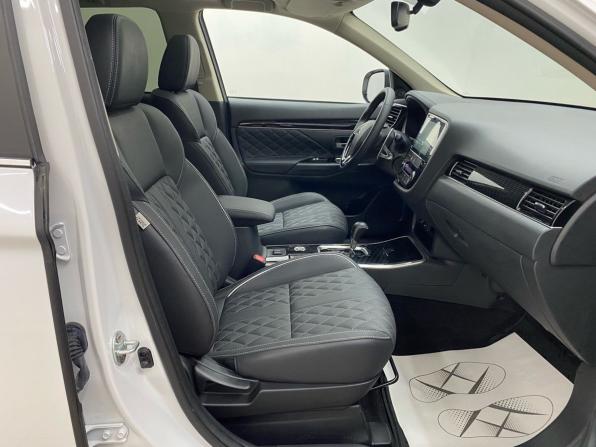 Mitsubishi Outlander III Рестайлинг 3 с пробегом 2022 года, цена 3 850 000 рублей, 900 км, внедорожник, Автокод Объявления