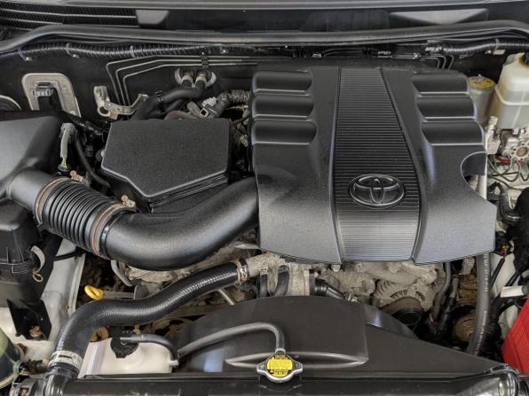 Toyota Land Cruiser 200 Series Рестайлинг 1 с пробегом 2012 года, цена 4 315 000 рублей, 129010 км, внедорожник, Автокод Объявления
