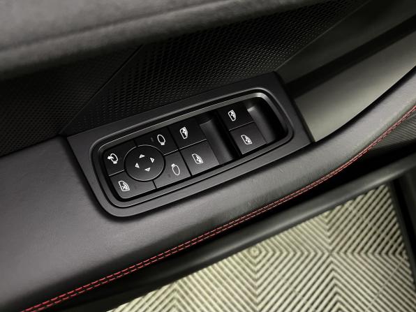 Porsche Taycan I с пробегом 2022 года, цена 10 900 000 рублей, 20000 км, универсал, Автокод Объявления