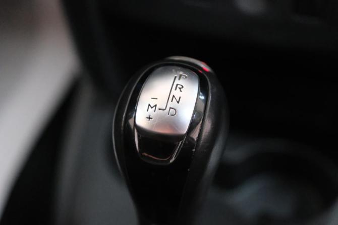 Renault Sandero II Рестайлинг с пробегом 2019 года, цена 1 299 000 рублей, 112100 км, хэтчбек, Автокод Объявления