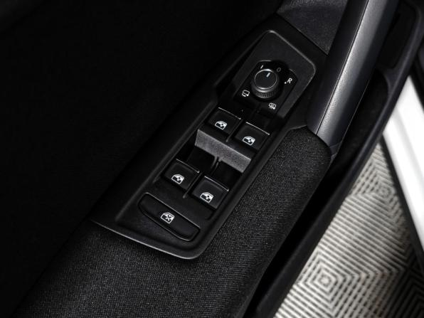 Volkswagen Tiguan II с пробегом 2019 года, цена 1 890 000 рублей, 178820 км, внедорожник, Автокод Объявления