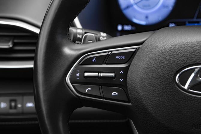 Hyundai Santa Fe IV Рестайлинг с пробегом 2022 года, цена 3 995 000 рублей, 67556 км, внедорожник, Автокод Объявления