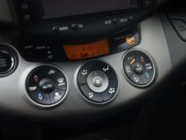 Toyota RAV4 III (XA30) Рестайлинг с пробегом 2012 года, цена 1 299 777 рублей, 210223 км, внедорожник, Автокод Объявления