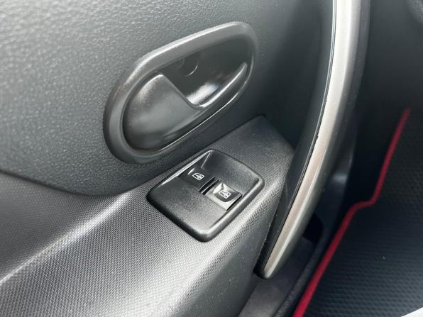 Renault Logan II с пробегом 2017 года, цена 902 200 рублей, 77121 км, седан, Автокод Объявления