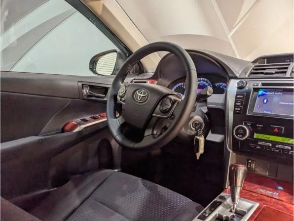 Toyota Camry VII (XV50) с пробегом 2013 года, цена 1 450 000 рублей, 300507 км, седан, Автокод Объявления