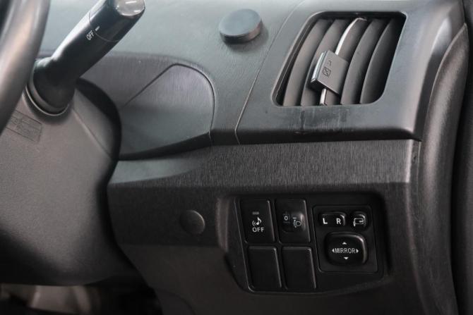Toyota Prius III Рестайлинг (XW30) с пробегом 2012 года, цена 959 000 рублей, 259500 км, лифтбек, Автокод Объявления