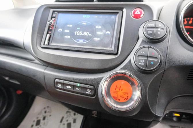 Honda Fit II с пробегом 2011 года, цена 999 000 рублей, 105000 км, хэтчбек, Автокод Объявления