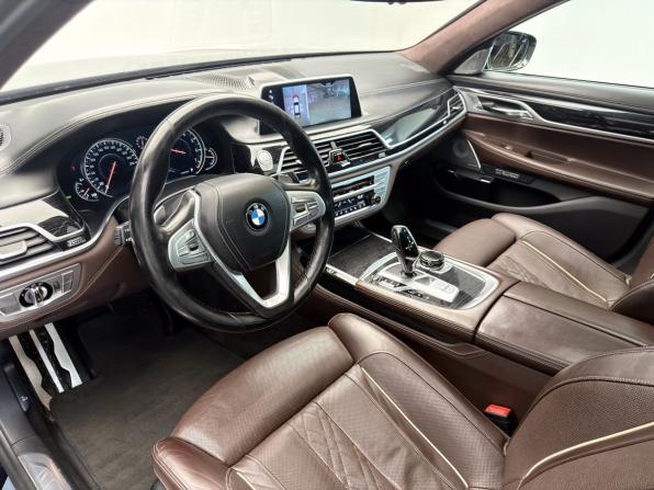 BMW 7 серии VI (G11/G12) с пробегом 2017 года, цена 3 759 000 рублей, 213608 км, седан, Автокод Объявления