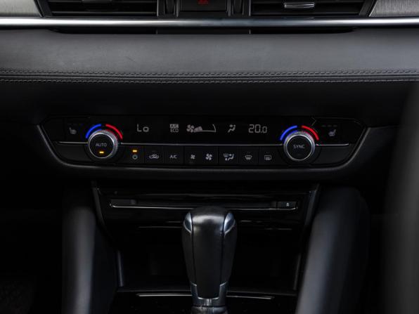 Mazda 6 III (GJ) Рестайлинг 2 с пробегом 2020 года, цена 2 600 000 рублей, 113841 км, седан, Автокод Объявления