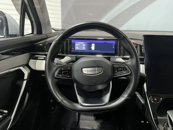Geely Atlas II с пробегом 2023 года, цена 2 790 000 рублей, 58243 км, внедорожник, Автокод Объявления