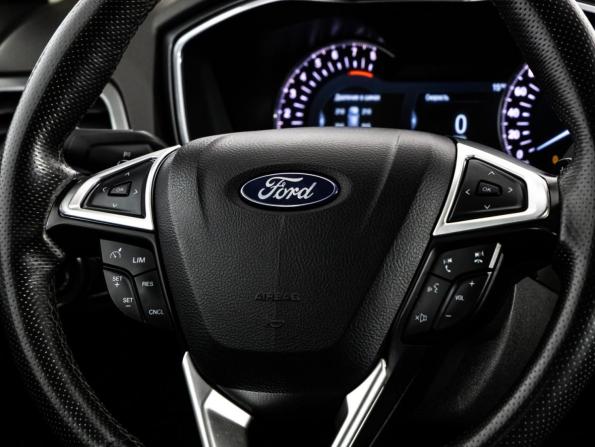 Ford Mondeo V с пробегом 2017 года, цена 1 599 000 рублей, 160588 км, седан, Автокод Объявления
