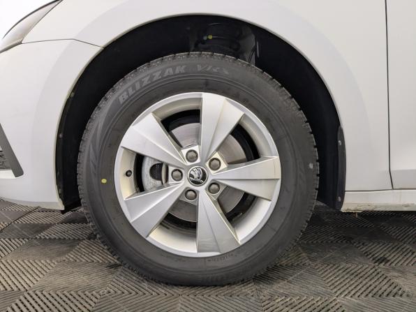 Skoda Octavia IV (A8) с пробегом 2021 года, цена 2 500 000 рублей, 48065 км, лифтбек, Автокод Объявления
